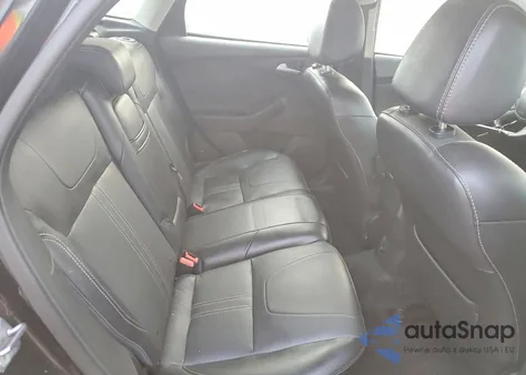 2013 Ford Focus Se z USA, uszkodzony, nr VIN 1FADP3K20DL118976